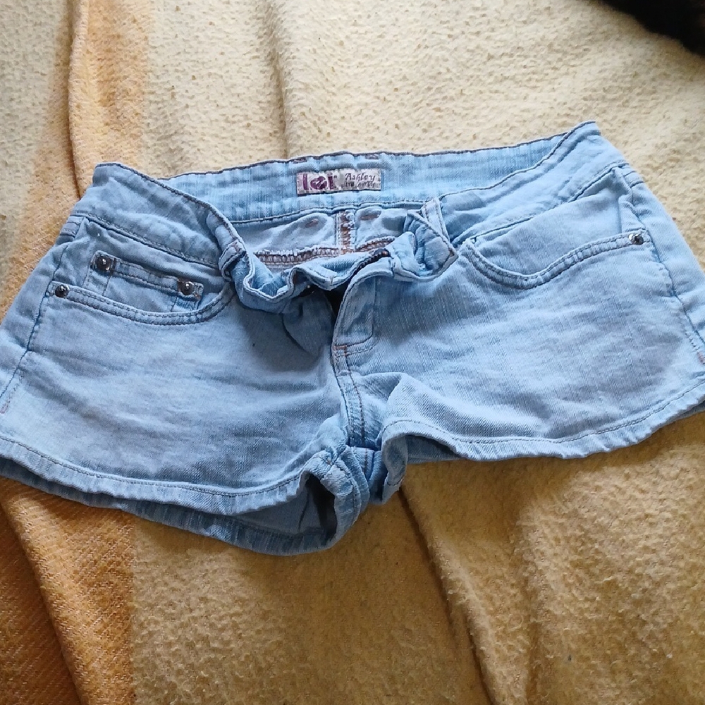 Ashley Ultra Course Blue Jean Shorts Casual Worn-In Look